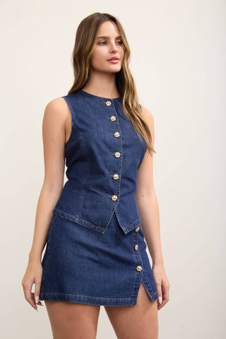 GOLD BUTTON ROUND NECK DENIM VEST TOP: DARK DENIM
