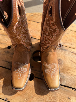 Circle G Women’s Embroidered Square Toe Boots (Cognac) L6008