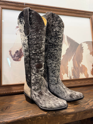 El Heredero Women’s Tall Genuine Cowhide Boot (Black and White)