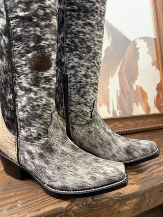 El Heredero Women’s Tall Genuine Cowhide Boot (Black and White)