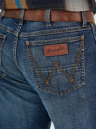MEN'S WRANGLER RETRO® SLIM FIT STRAIGHT LEG JEAN 112370631