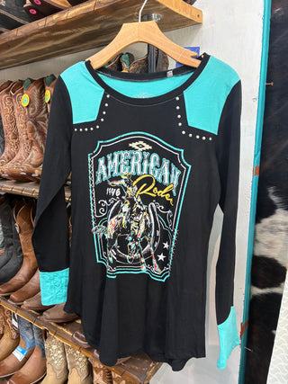 LONG SLEEVE GRAPHIC SWINGS TEE-LW22T04657